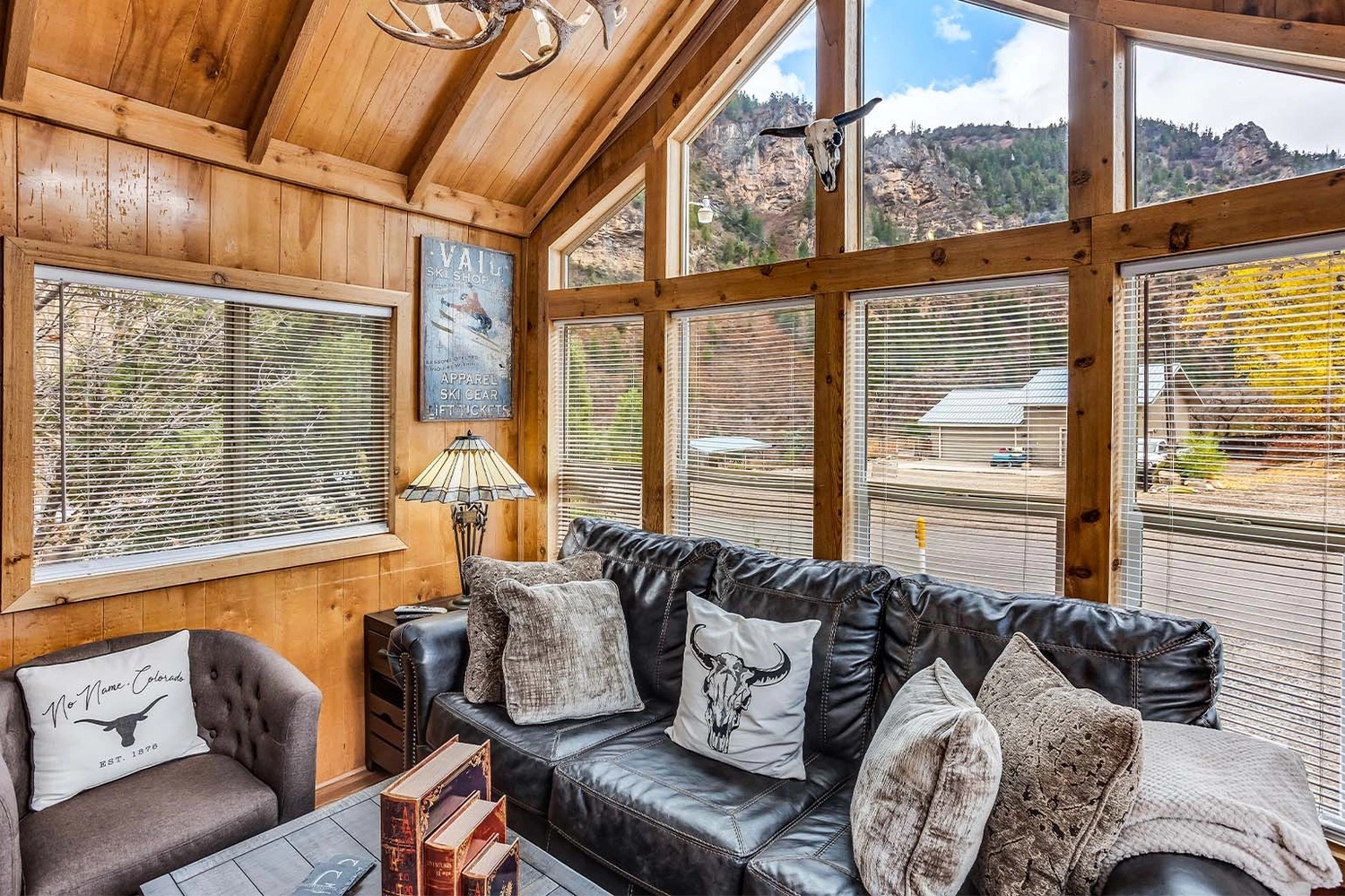 6e909afb-e143-44c1-97c8-2b10f7542f91-xxLarge