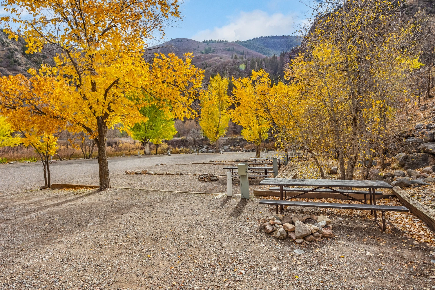 glenwood-canyon-standard-back-in-site3